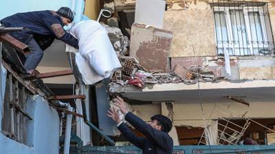 Turquía prohíbe los despidos en zonas de terremoto por 90 días