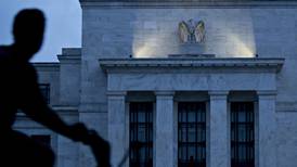Fed muestra cautela en tasas, mercados ven bajas para 2020 