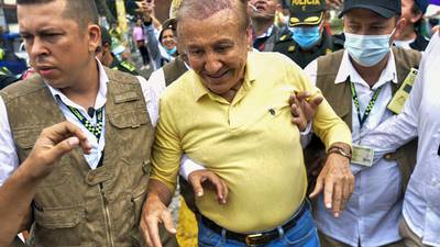 Elecciones Colombia: Populista Hernández va a la segunda vuelta y hunde al uribismo