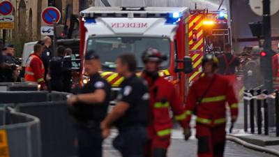 Explosión ‘extremadamente violenta’ en París deja al menos 16 heridos; evacúan edificios
