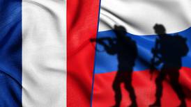 Rusia amenaza a Francia con atacarlo si envía tropas a Ucrania: ‘Será un objetivo militar’