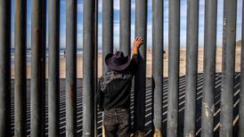 Fallo de Corte Suprema para restringir asilo en EU 'alarga' la agonía de migrantes en México 