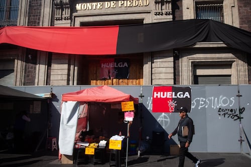 Huelga en Monte de Piedad: Empresa presiona con arbitraje obligatorio; ofrece incremento salarial de 5.3%