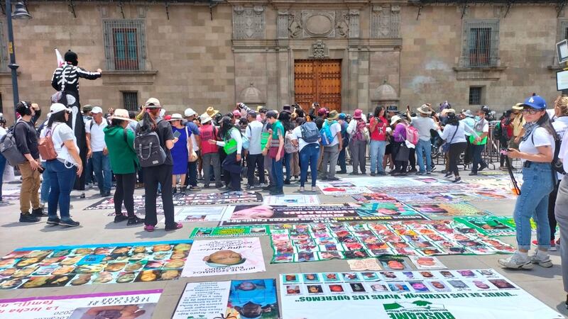 Madres buscadoras exigen en CDMX la localización de sus hijos desaparecidos: ‘10 de mayo no es fiesta’