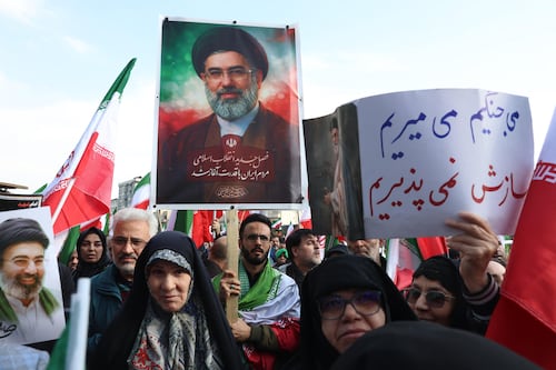 EU ‘persigue’ a nuevo líder supremo de Irán: Ofrece recompensa de 10 mdd por Mojtaba Jamenei