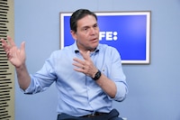 Juan Carlos Pinzón, precandidato en Colombia, promete acercarse a EU: ‘Quien está en el narco, que corra’