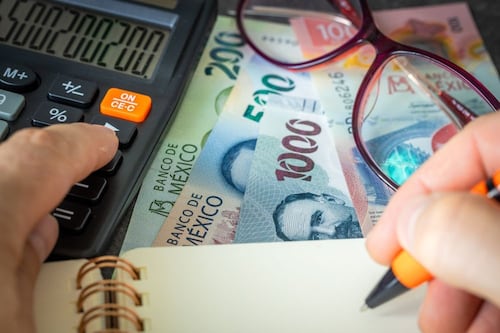 ¿Peso fortachón este año? Analistas esperan que tipo de cambio cierre en 18.10 unidades en 2026