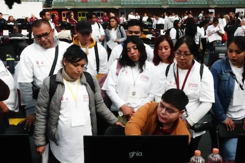 ¡No hay sistema, joven!: Semovi suspende temporalmente trámites vehiculares en CDMX por falla en sistema