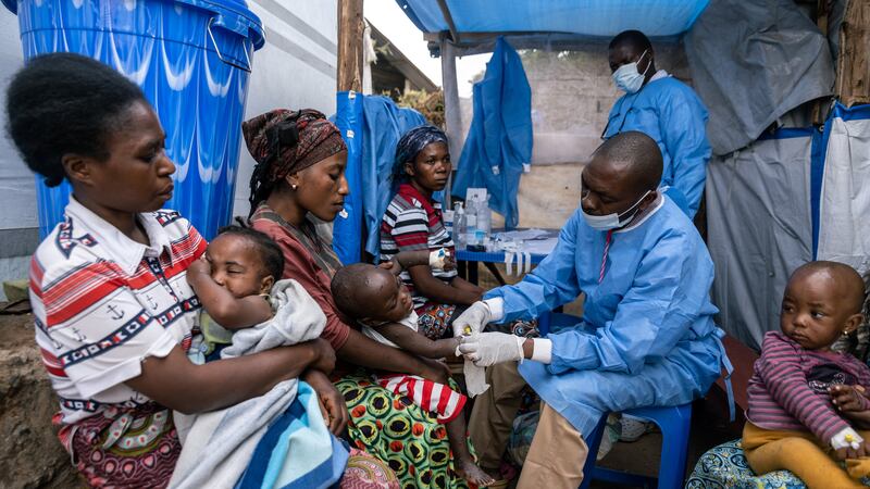 Viruela del mono en África: Investigan casos en mujeres embarazadas que transmiten mpox a sus bebés