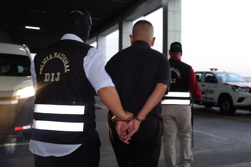 Detienen a panameño acusado de reclutar jóvenes para la guerra de Rusia contra Ucrania