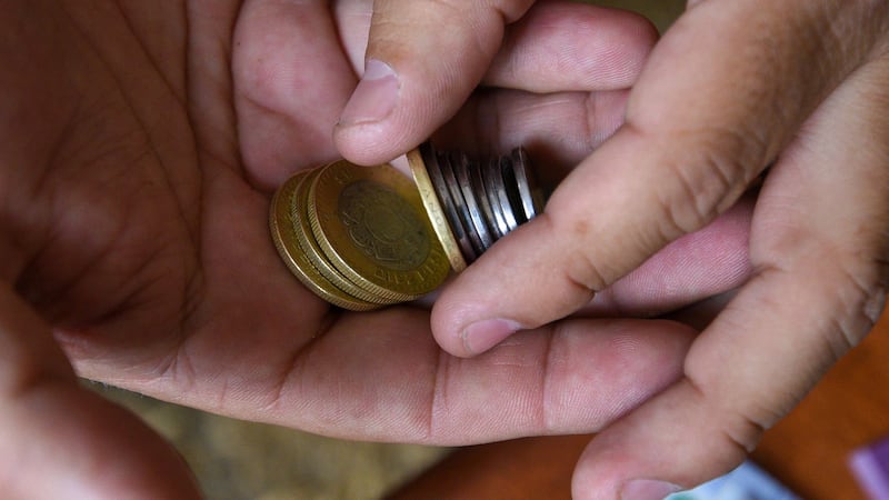 Ganancias del peso ‘se van de carnaval’: ¿En cuánto cotiza al cierre de los mercados HOY?