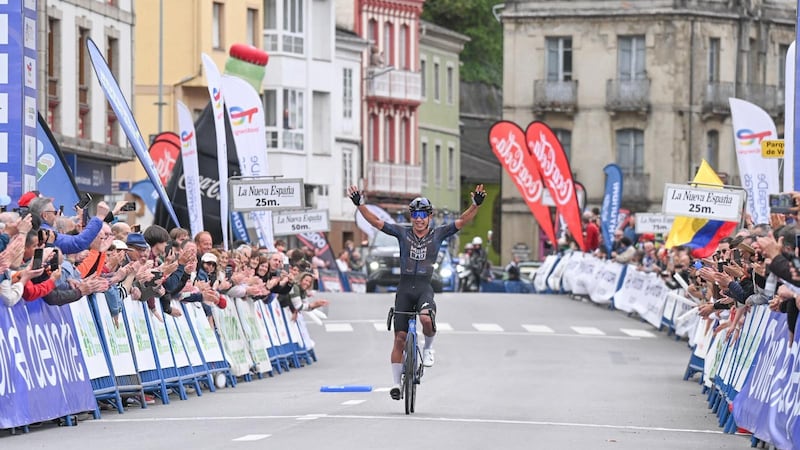 Edgar Cadena, ciclista mexicano, gana la Etapa 3 de la Vuelta a Asturias: ‘Estoy feliz de haberlo logrado’