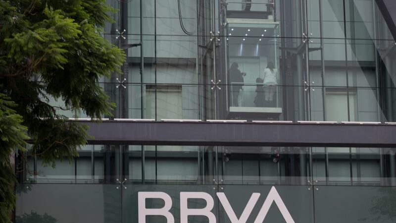 Después del error humano de BBVA... esto puedes hacer si tienes saldo negativo