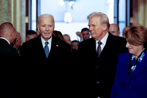 ¿Trump ahora va por Biden? Acusa fraude en elección presidencial de 2020 y exige investigar su triunfo