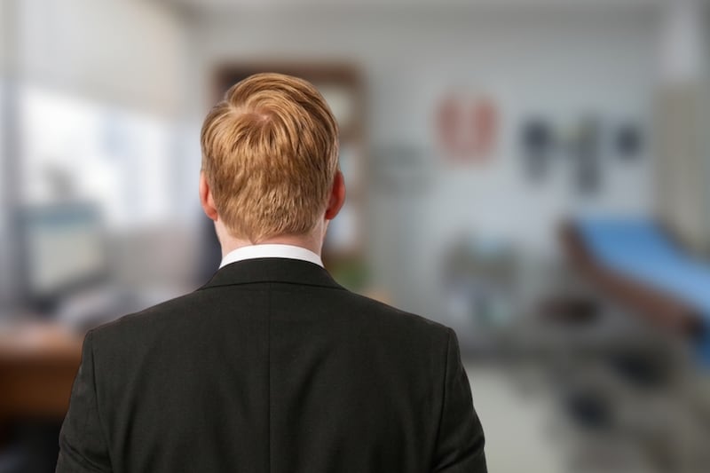 ‘Culpaba a los zapatos’: El síntoma por el que diagnosticaron enfermedad incurable a Michael Patrick, de ‘GOT’