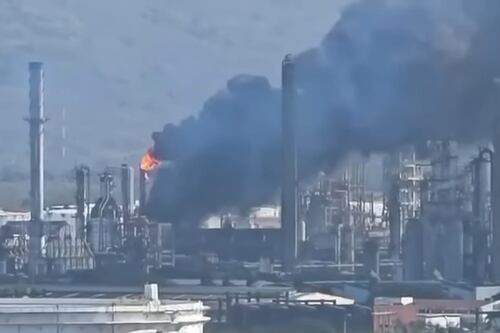 Incendio en refinería de Pemex en Salina Cruz: Activan protocolos de emergencia