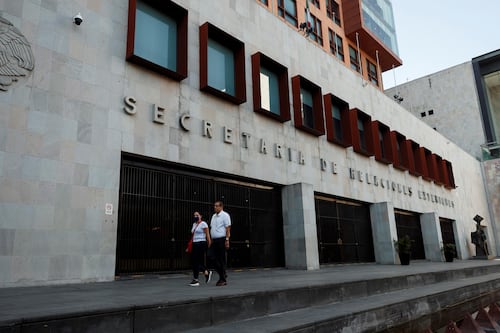 México reporta la muerte de otro migrante bajo custodia del ICE: Exige investigación para conocer causas