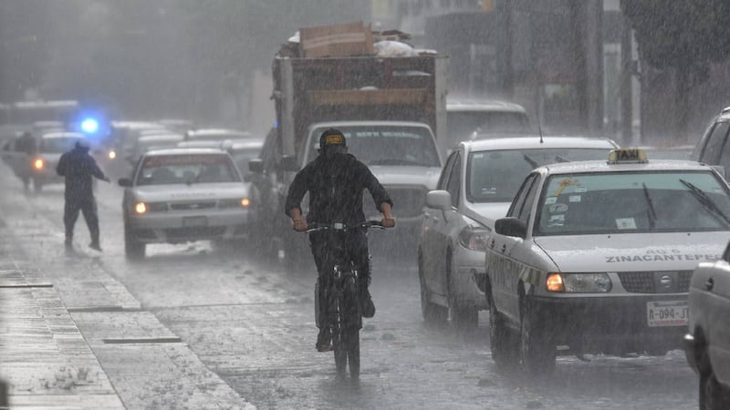 Doble onda tropical promete reverdecer a México: ¿Qué estados prevén lluvias?