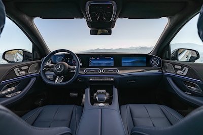 El GLE Coupé 2026 acorta su distancia entre ejes 60 mm respecto al GLE convencional y estrena dirección más directa. Foto: Mercedes-Benz