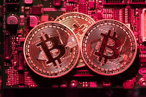 El bitcoin rebasa los 13 mil dólares, su mejor nivel desde enero de 2018