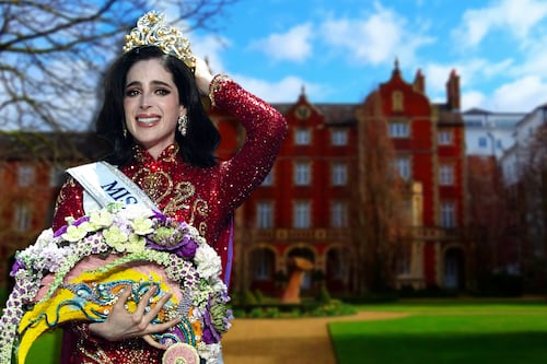 ‘Trabajé por esa corona’: Fátima Bosch, Miss Universo, responde en Harvard a mujer que le pidió renunciar