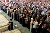 ¿Por qué se retrasa la elección del nuevo líder supremo de Irán y quién es ‘su gallo’?