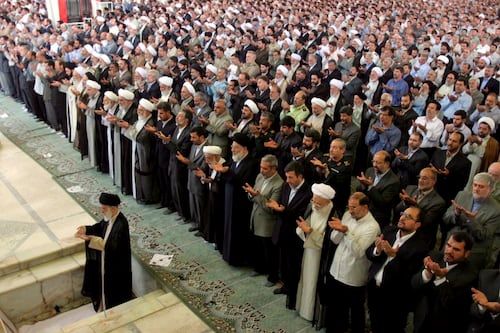 ¿Por qué se retrasa la elección del nuevo líder supremo de Irán y quién es ‘su gallo’?