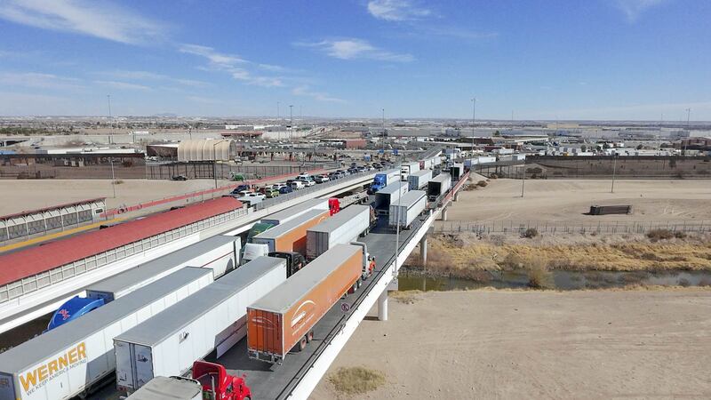 30 agentes de aduanas ‘dieron vía libre’ a criminales para el tráfico de combustible