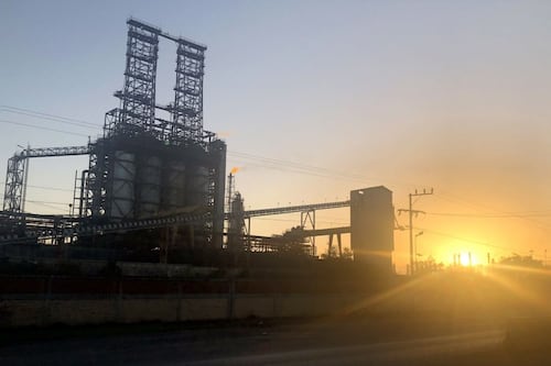 Vientos ‘tumban’ Pemex: Refinerías reducen su productividad por clima y mala calidad de crudo