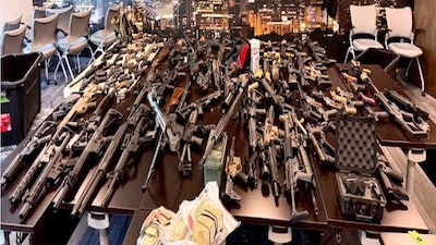 El aseguramiento de armas ocurrió tras una operación encubierta en Carolina del Norte y evitó que el arsenal cruzara hacia territorio mexicano.