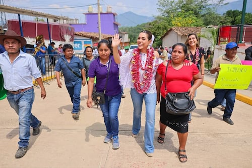 Sostiene Evelyn Salgado encuentro con habitantes de Santa Cruz del Rincón