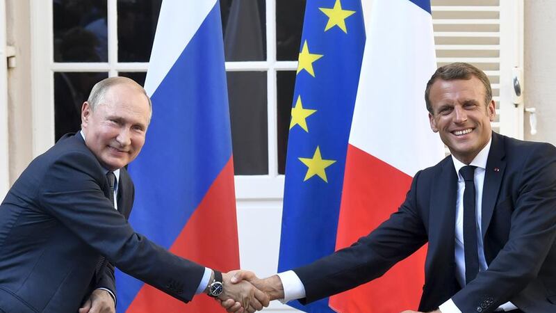 Macron mantiene llamadas telefónicas con Putin: Pide alto al fuego en Ucrania