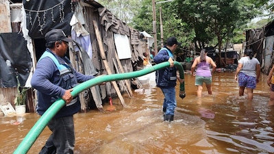Debido a las fuertes lluvias, Yucatán anunció la suspensión de actividades no esenciales y clases.