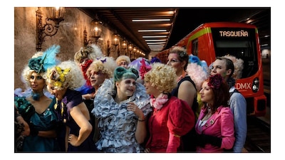 Los mejores memes de candelabros en el metro de la CDMX. (Foto: Captura)