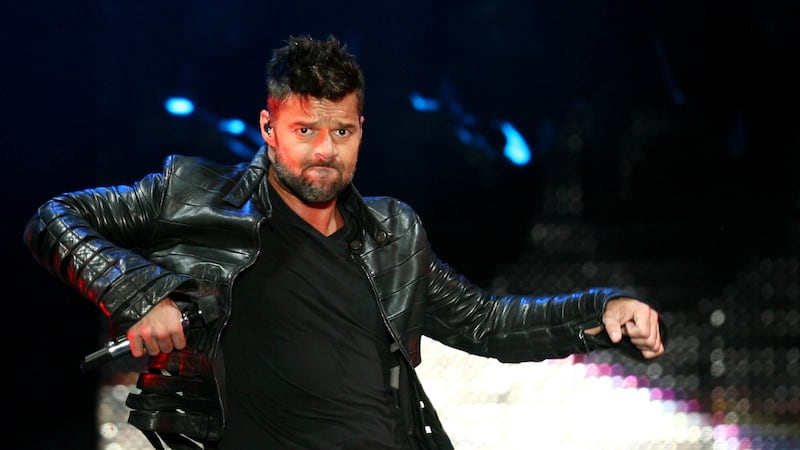 Ricky Martin sufre ataque con gas lacrimógeno durante concierto: ¿Cómo está el cantante tras el incidente?