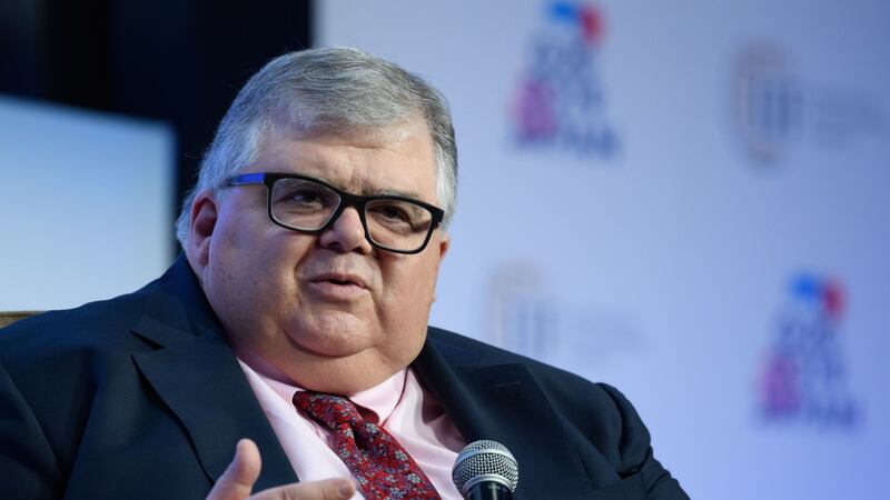 Carstens: será casi inevitable enfrentar volatilidad