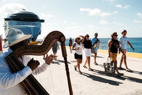 Royal Caribbean va por masificación de turistas en Mahahual