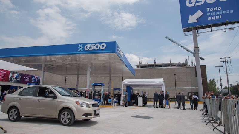 Renuevan acuerdo para fijar precio de la gasolina en 24 pesos