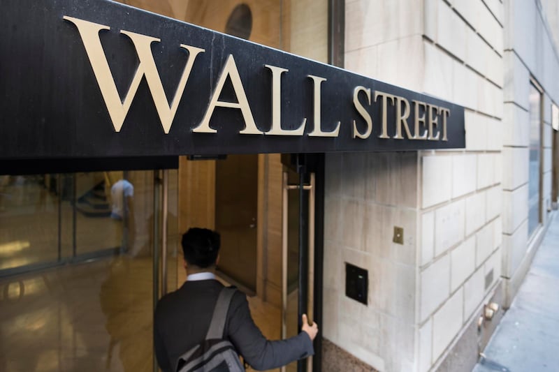 Wall Street amanece con pérdidas por repunte en los precios del petróleo: ¿Cuánto caen HOY las acciones?