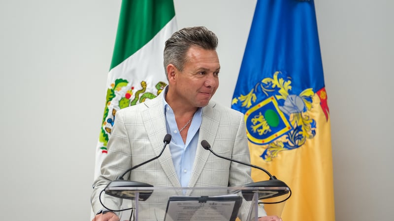 Pablo Lemus es operado de emergencia