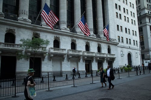 Wall Street ‘respira’ por decisión de Trump sobre ataques en Irán: Dow Jones y Nasdaq suben 1.38%