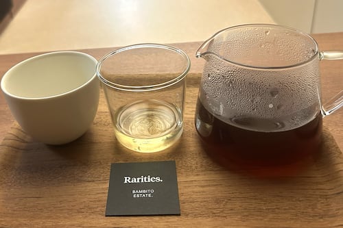 ¿Qué sabemos de WatchHouse, la cadena de lujo que vende una taza de café en 560 pesos?