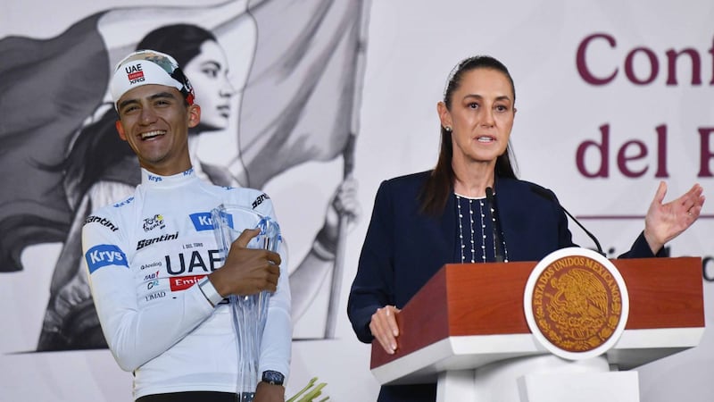 ‘Inspiras a todo un país’: Sheinbaum felicita a Isaac del Toro por podio en el Tour de Francia
