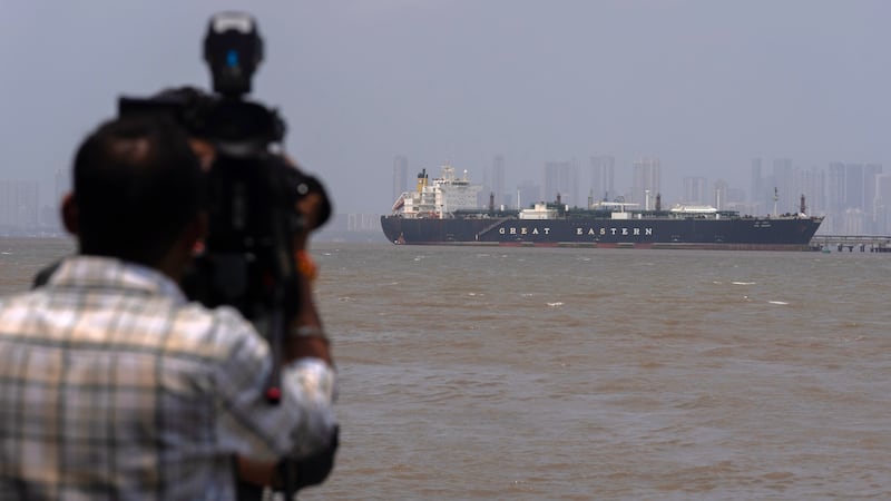 Petroleras de EU advierten de un escenario ‘catastrófico’ si continúa el cierre en el Estrecho de Ormuz
