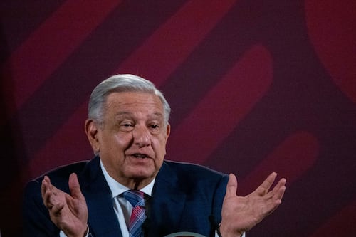 AMLO ‘celebra’ que PRI apoye reforma de pensiones: ‘Hasta las piedras cambian de opinión’