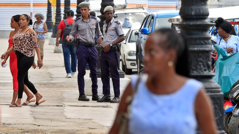 Trump deporta a más de 4 mil migrantes cubanos... a México: ‘Los abandonaron a morir’, acusa Human Rights
