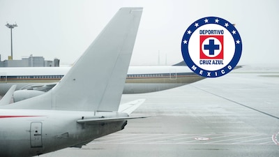 Cruz Azul tuvo problemas con su avión antes de viajar a Estados Unidos. (Foto: CruzAzul/Freepik)