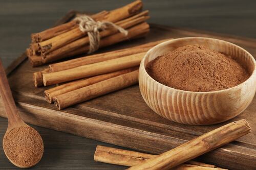 ¿La canela ayuda a regular el azúcar en sangre?