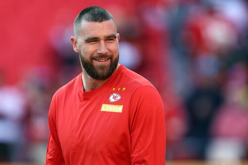 ¿Y la boda con Taylor? Travis Kelce ficha... pero con American Eagle tras polémica con Sydney Sweeney