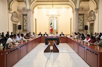 Gobierno de México sostiene reunión tripartita con integrantes de la CNTE